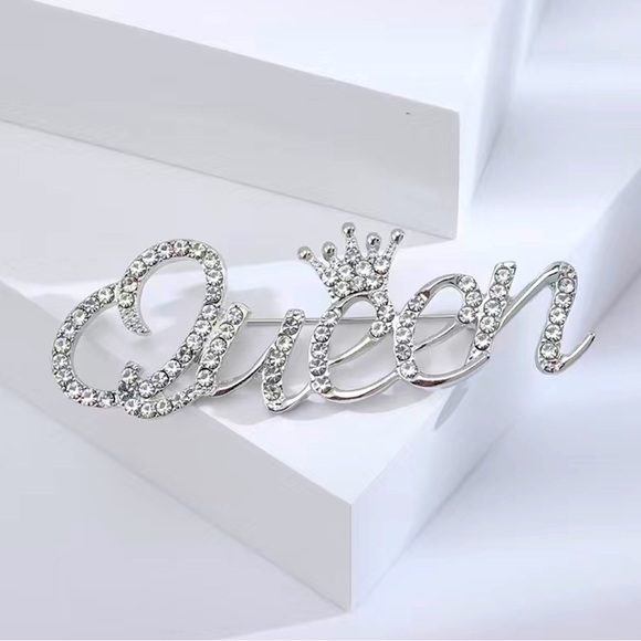 💐🔴Queen with crown Elegant Brooch MEDIUM - Picture 1 of 7